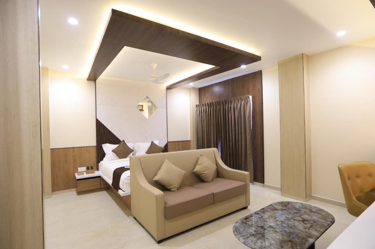 Kings Bury Inn 库姆巴科纳姆 外观 照片