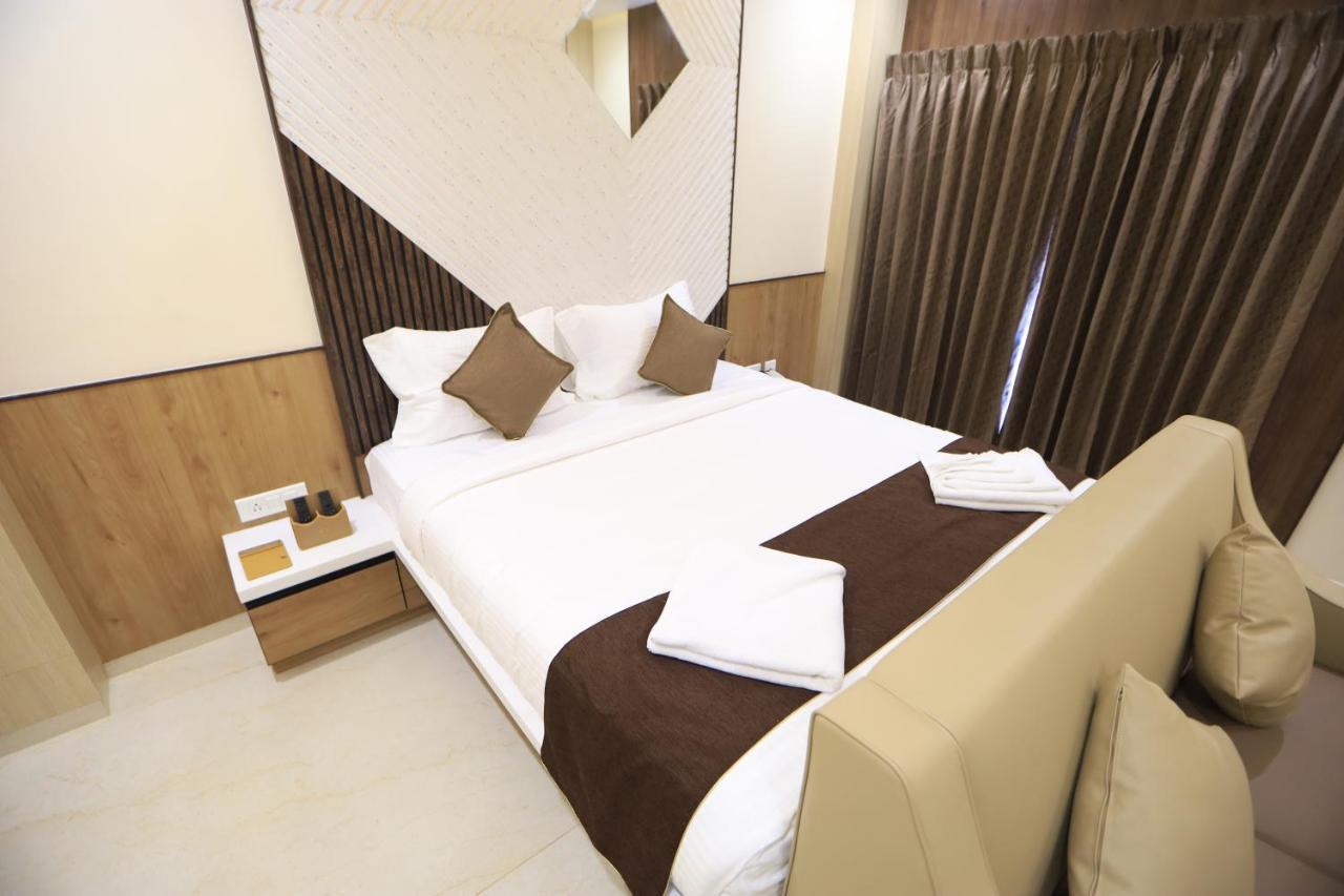 Kings Bury Inn 库姆巴科纳姆 外观 照片