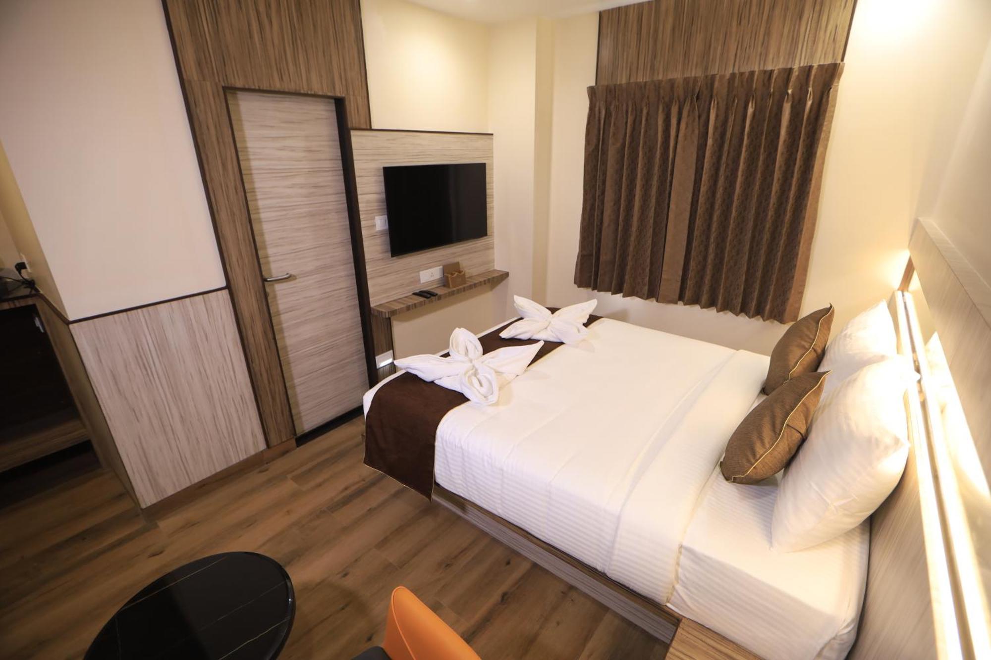 Kings Bury Inn 库姆巴科纳姆 外观 照片