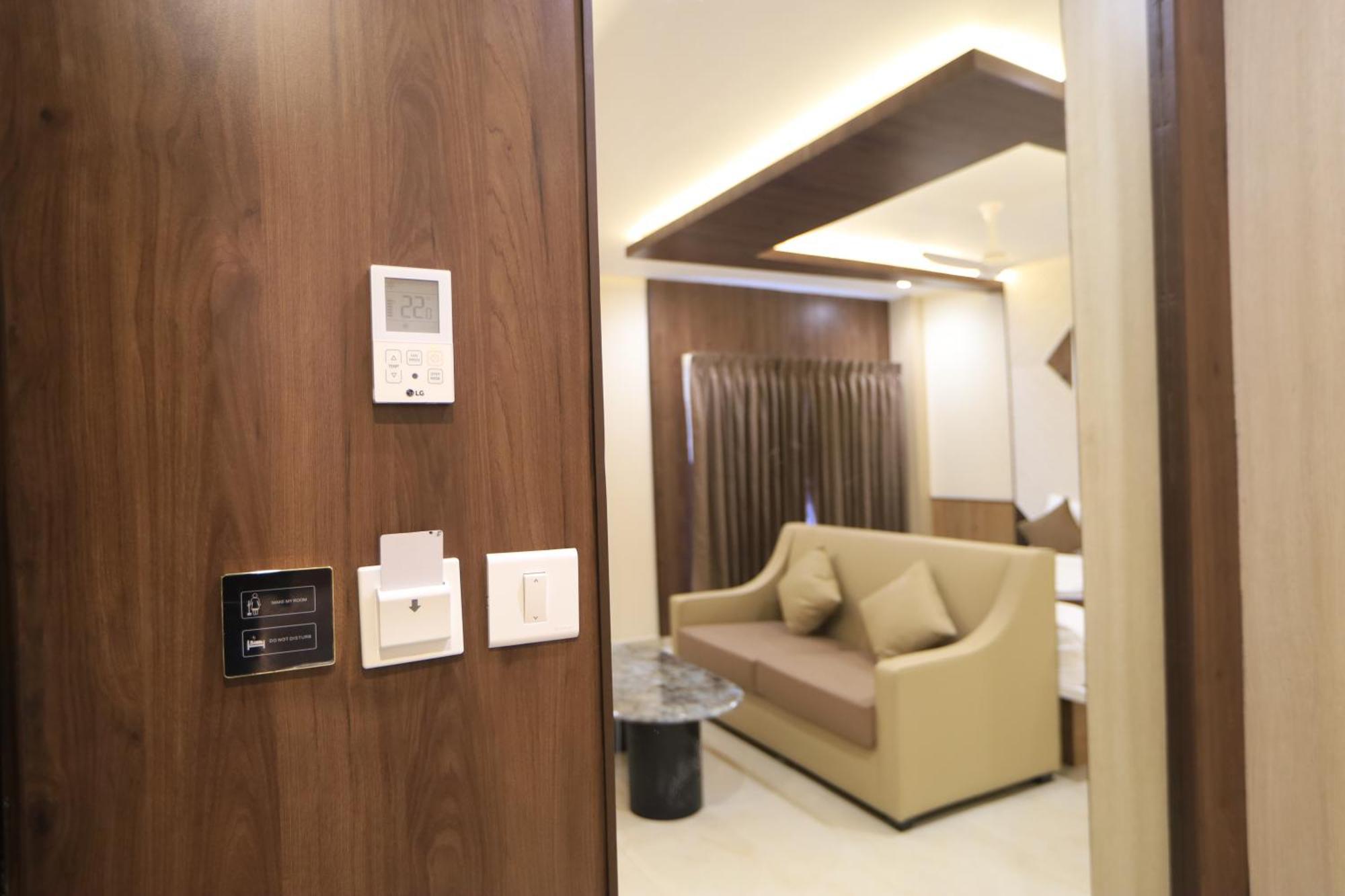 Kings Bury Inn 库姆巴科纳姆 外观 照片