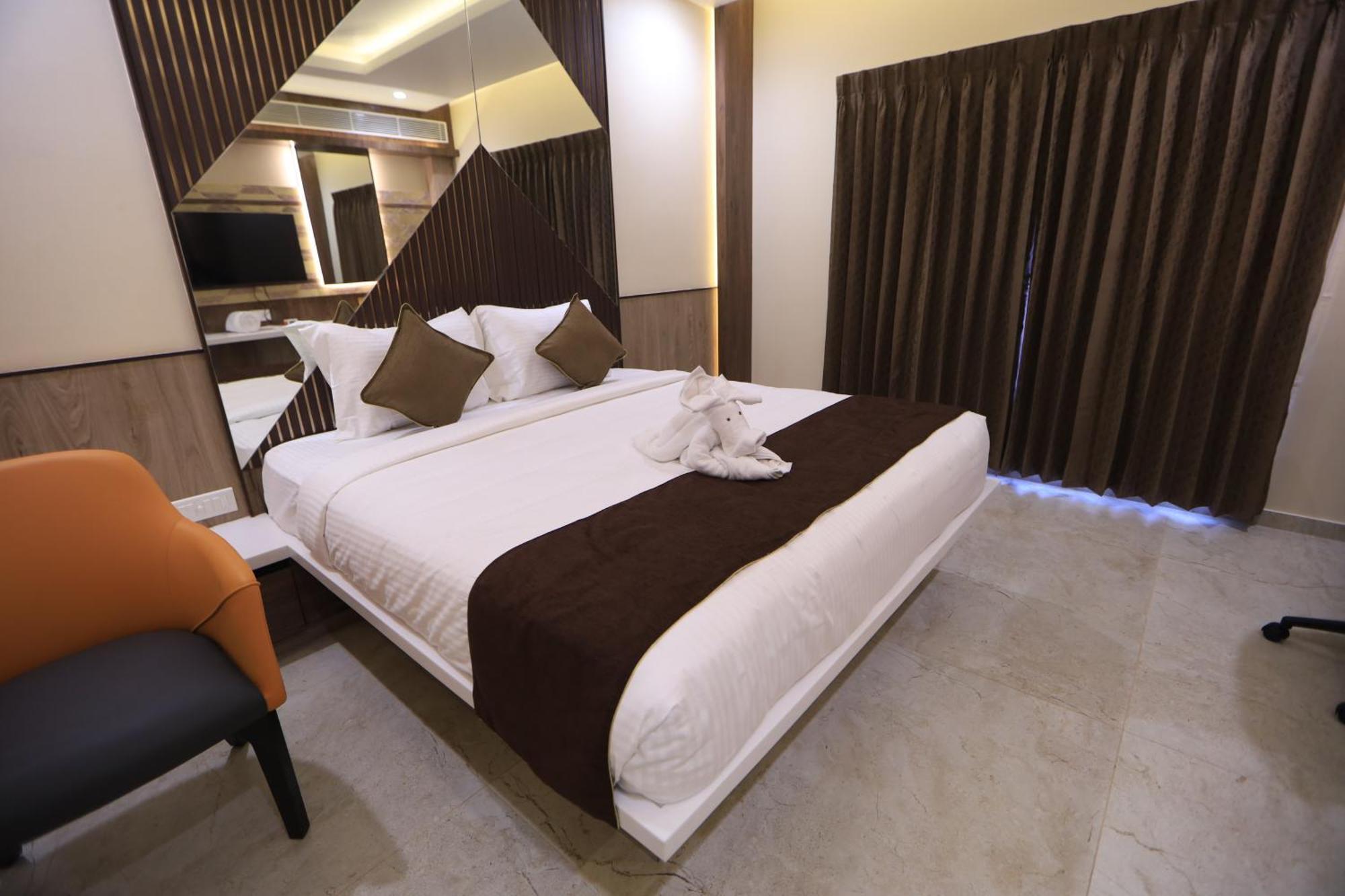 Kings Bury Inn 库姆巴科纳姆 外观 照片